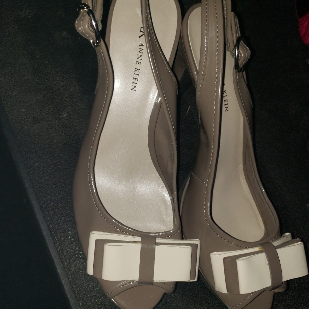 Heels - Picture 2 of 4
